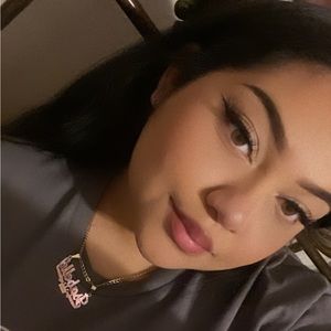 Meet your Posher, Isabelle